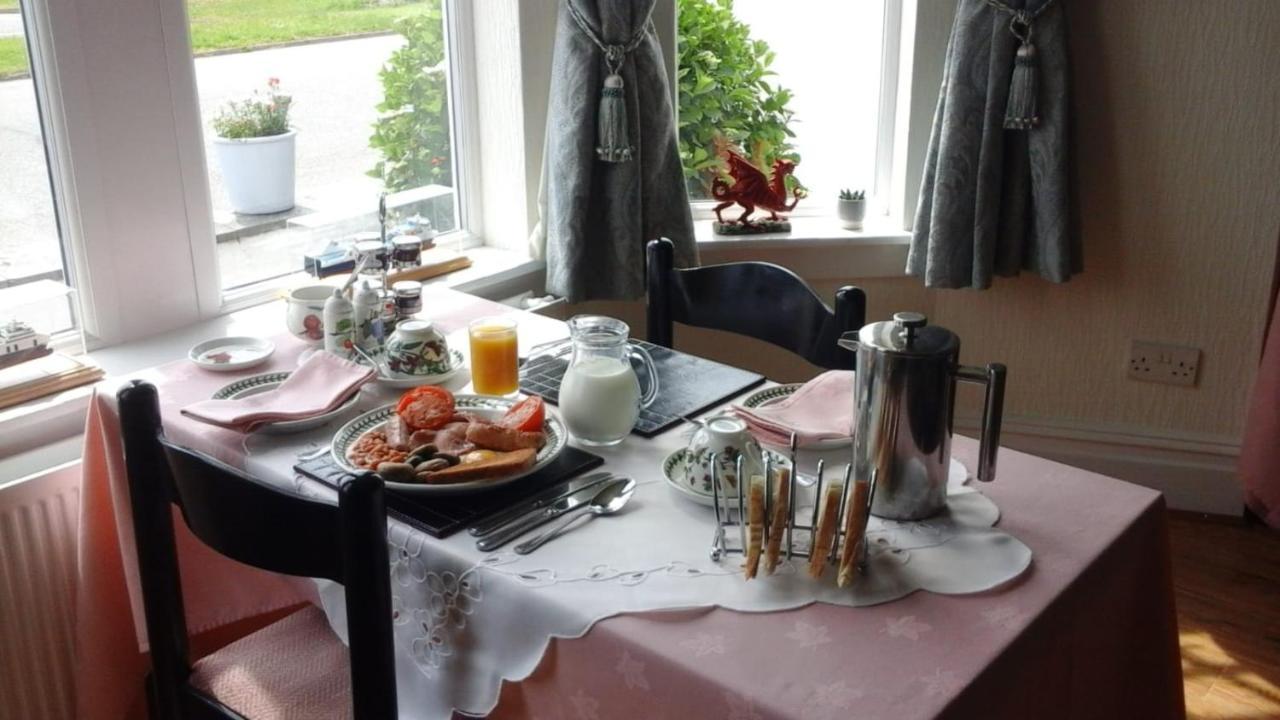 Craig-Y-Mor Hotell Criccieth Eksteriør bilde